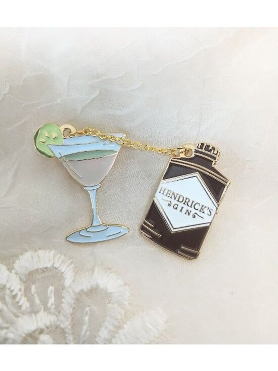 Hendrick's Jewelry - Hendricks Gin Martini Enamel Pin Set With Gold Tone Chain Cocktail & Bottle